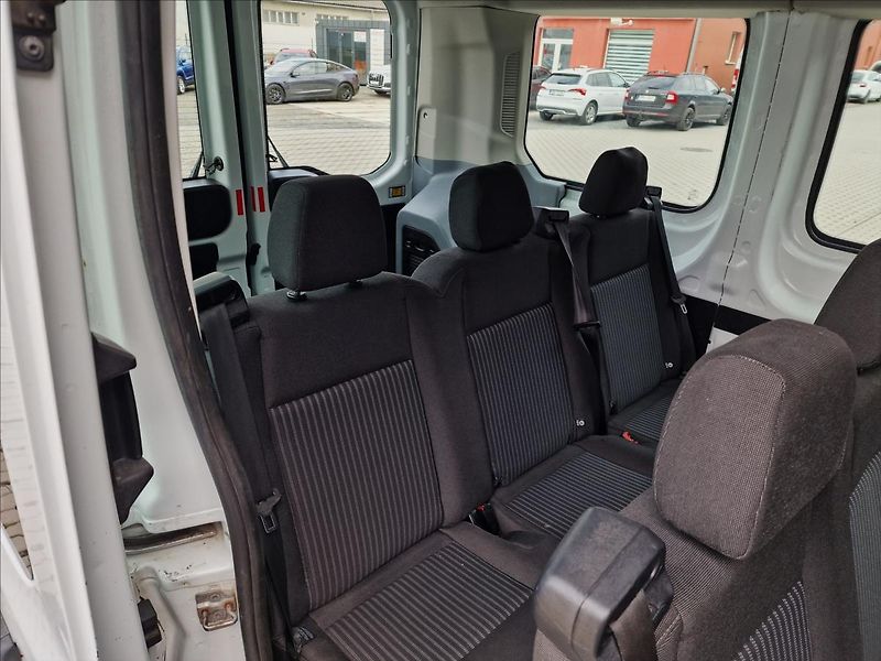 Ford Transit 2.0TDCi 96kw L2, 9-míst, ČR - fotka 16 z 39