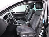 Volkswagen Passat 2,0 TDI 110kW DSG Elegance - náhled 10