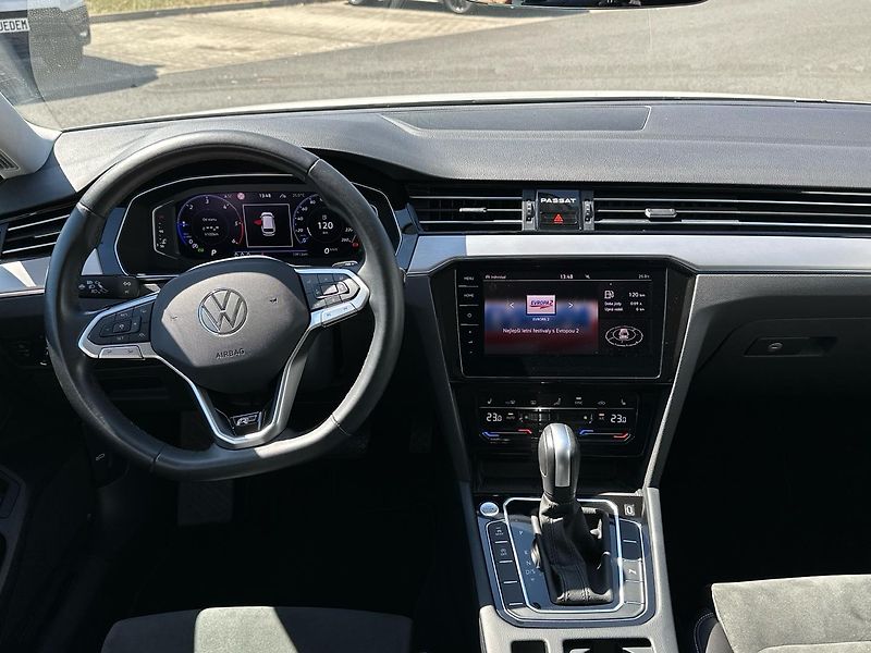 Volkswagen Passat 2,0 TDI / 147 kW 4Mot. R-line - fotka 5 z 26