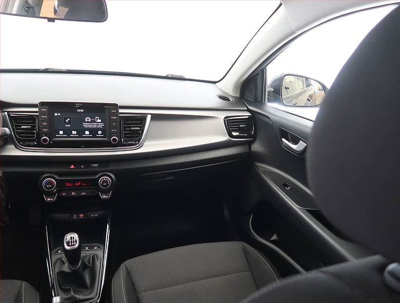 Kia Rio (2019) 1.0 T-GDI, Serv.kniha - fotka 8 z 20