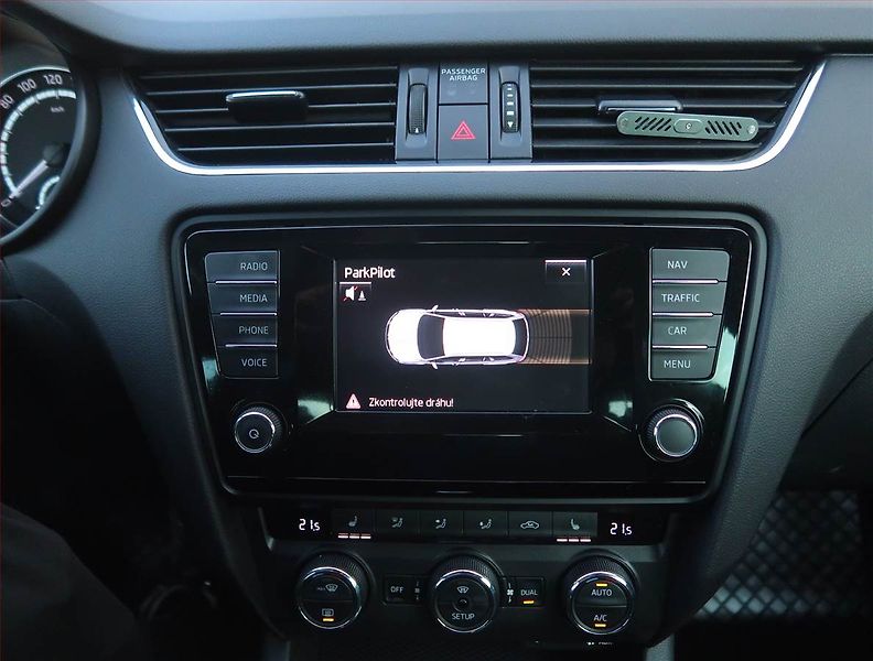 Škoda Octavia (2014) RS 2.0 TDI, Automat - fotka 26 z 26