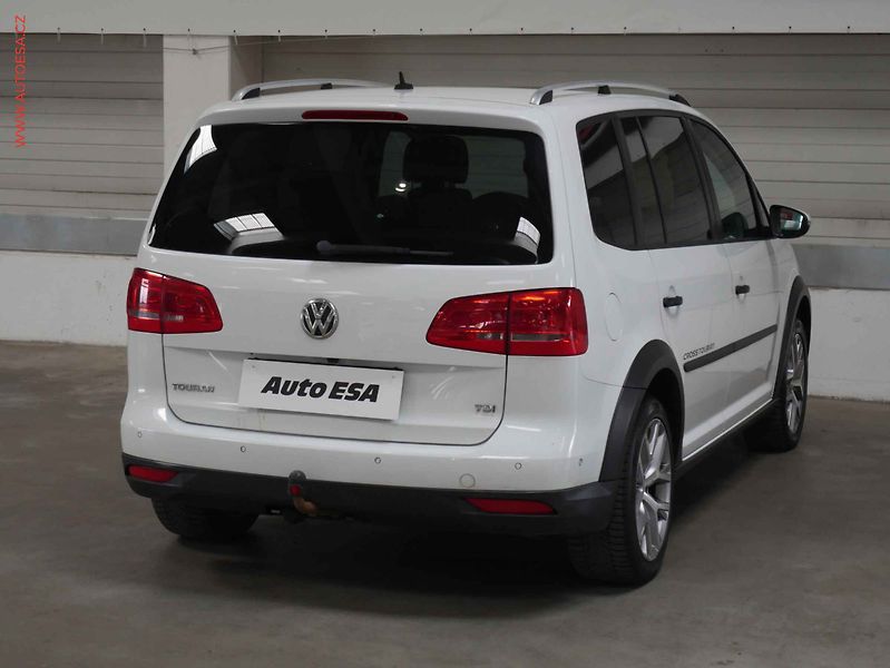 Volkswagen Touran (2014) 1.6 TDi, ČR, STK7/28 - fotka 6 z 20