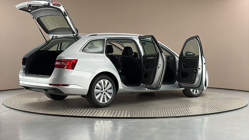 Škoda Superb 2.0 TDI Style Combi - fotka 6 z 27