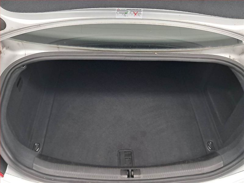 Audi A6 (2004) 2.4, Xenony, Tempomat - fotka 14 z 17