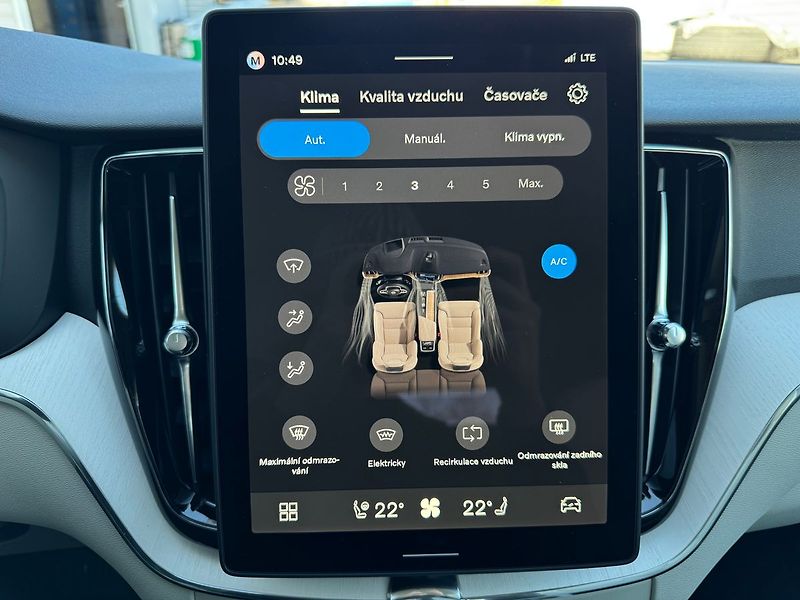 Volvo XC60 (2026) PLUS B5, 360°, Harman, Matrix - fotka 17 z 21