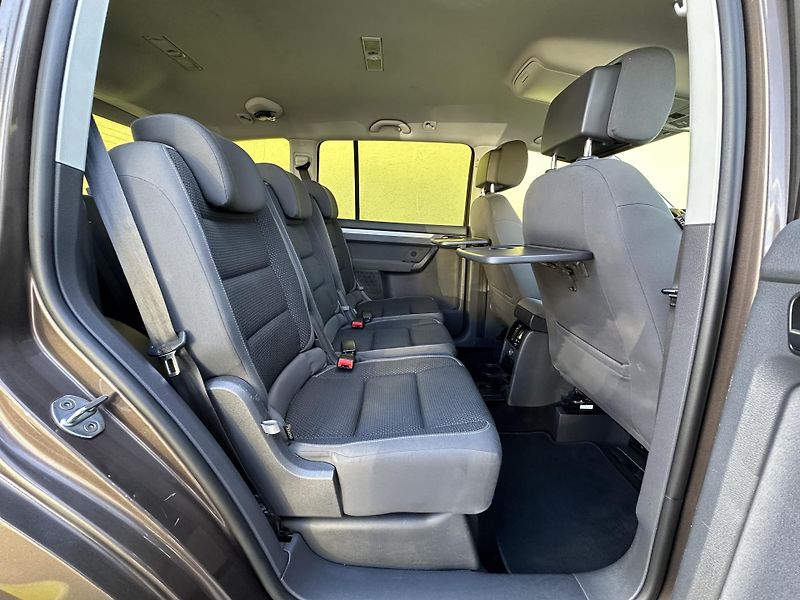 Volkswagen Touran (2015) *DSG* 1.6TDI/77kW *7.Míst *TZ  - fotka 27 z 41