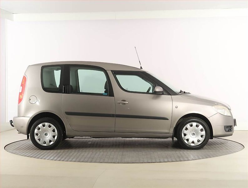 Škoda Roomster (2007) 1.4 16V, po STK, Tažné - fotka 6 z 18