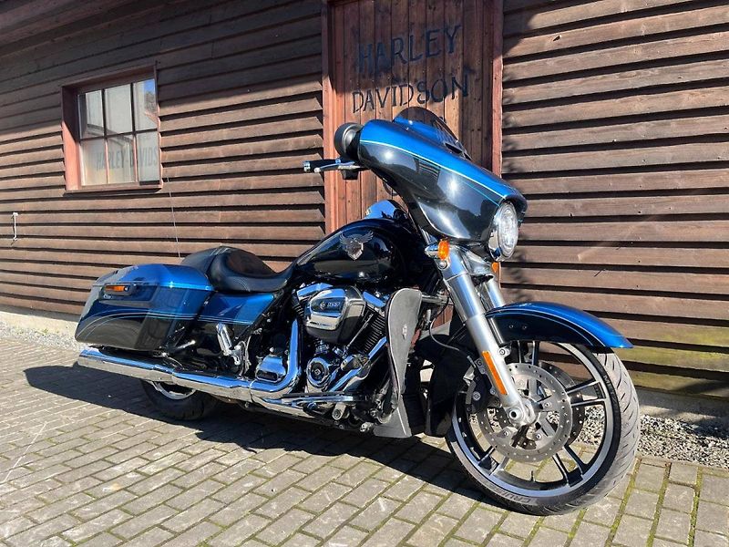 Harley-Davidson FLHX Street Glide (2018) FLHX ANV Street Glide Annivers - fotka 1 z 12