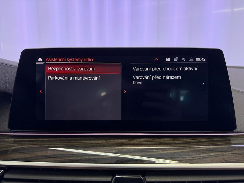 BMW Řada 5 540i 250KW, LUXURY LINE, VENTI - fotka 20 z 28