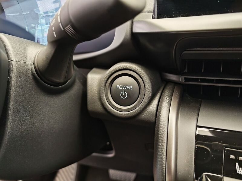 Toyota C-HR 2,0 Plug-in Hybrid Style - fotka 28 z 38