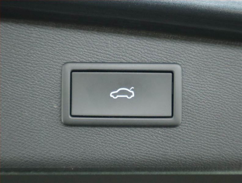 Seat Leon (2022) 1.5 eTSI, Automat, Kůže, Navi - fotka 20 z 20