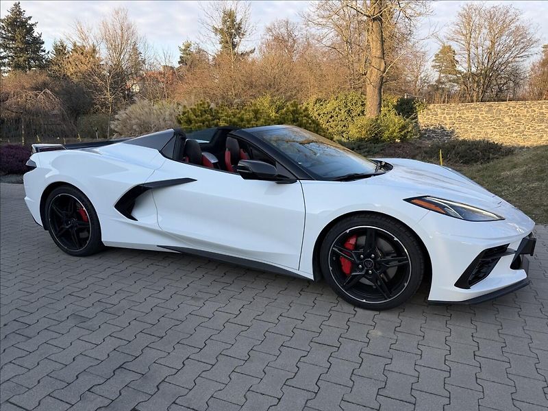 Chevrolet Corvette C8 Cabriolet stingray - fotka 8 z 27