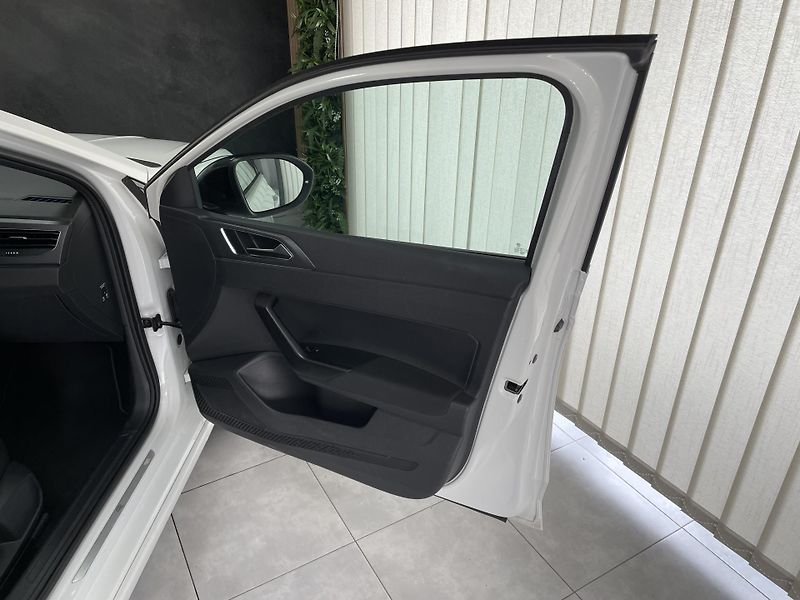 Volkswagen Taigo 1.5 TSi R-Line  DSG ČR 1.MAJ  - fotka 13 z 30