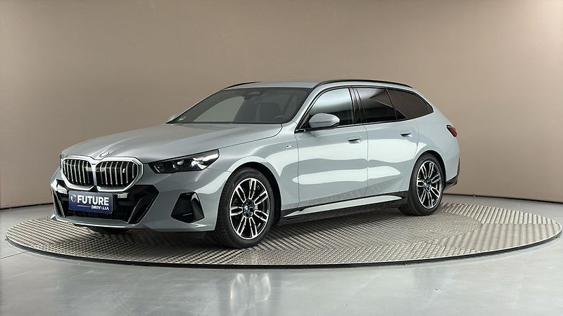 BMW i5 40 AUT eDrive M-paket Touring - fotografie inzerátu