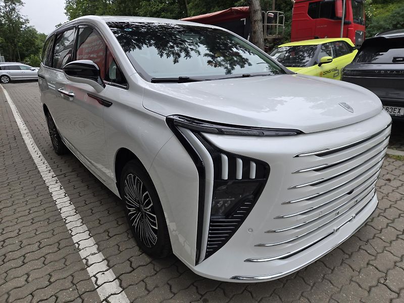 Dongfeng U-Tour (2026) U-TOUR V9 PHEV  - fotka 4 z 40