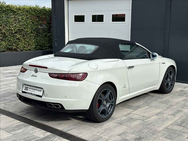 Alfa Romeo Spider 2,2 JTS 185PS  Exclusive - fotka 13 z 48
