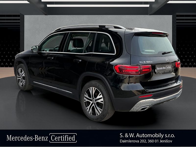 Mercedes-Benz GLB 180d - fotka 7 z 32