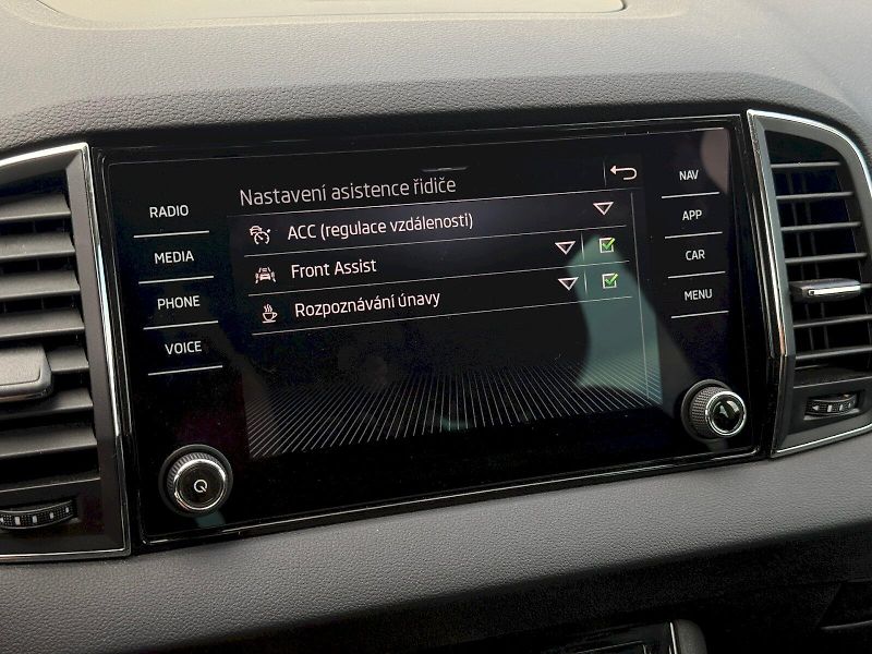 Škoda Karoq (2022) 1.5 Tsi 110 kW DSG Style Plus - fotka 24 z 27