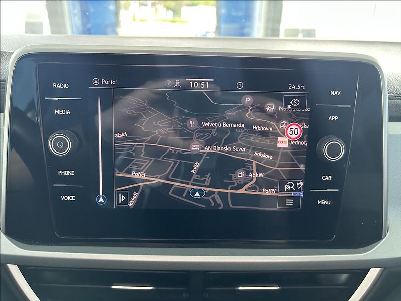 Volkswagen T-Roc 1,0   TSI,GOAL,SERVISKA,1.MAJ - fotka 17 z 31
