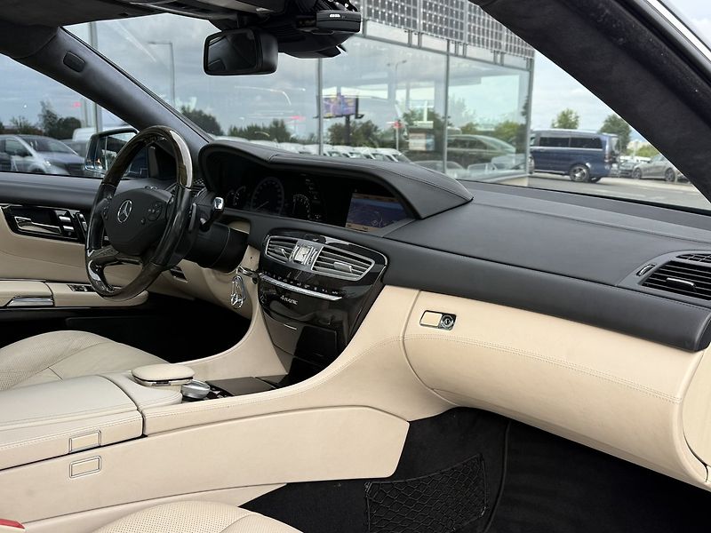 Mercedes-Benz CL (2010) 500 4MATIC - fotka 39 z 44