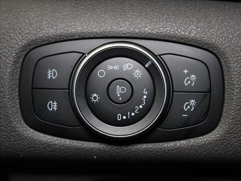 Ford Tourneo Custom 2,0 EB 136kW AT L2 Titan.X 9-m - fotka 18 z 24
