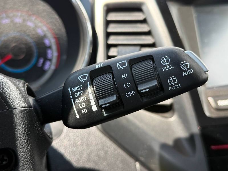 SsangYong Tivoli (2019) 1.6 e-XGi 94 kW DLX - fotka 18 z 21
