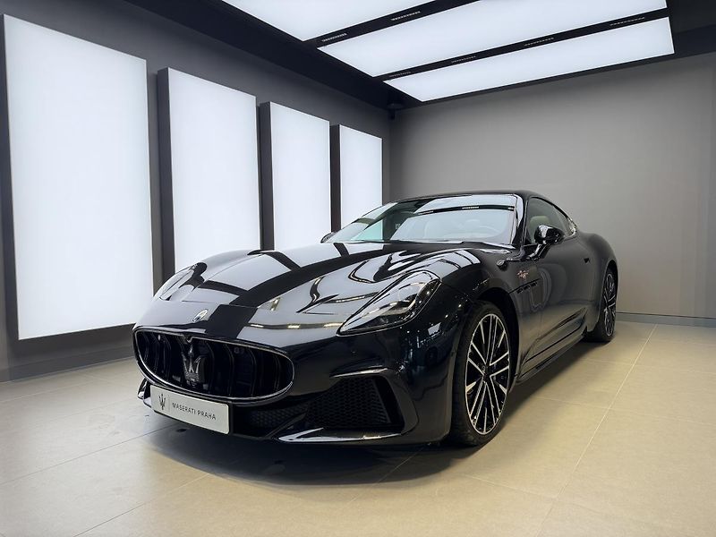 Maserati GranTurismo (2023) Trofeo 550 HP - fotografie inzerátu