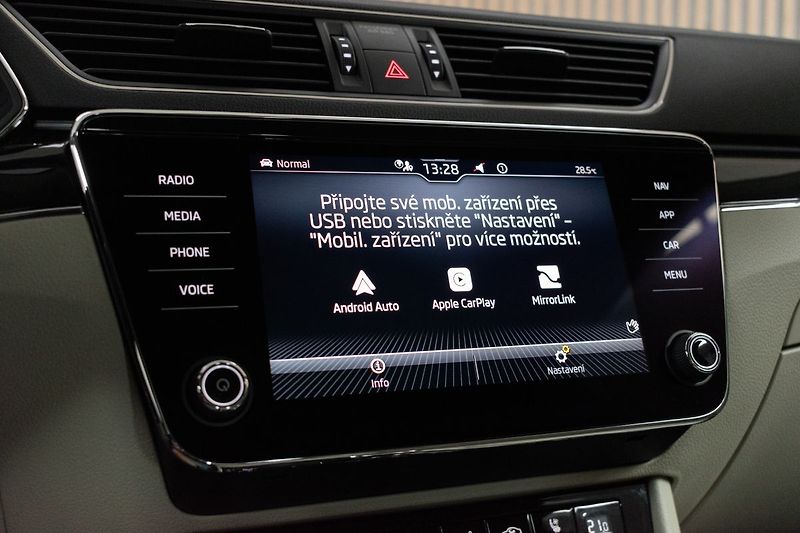Škoda Superb TDI 147kW L&K 4x4*DPH*ČR 1.MAJ - fotka 35 z 52