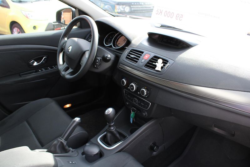 Renault Mégane (2011) 1,5DCI KLIMA EL.OKNA TEMPOMAT - fotka 14 z 16
