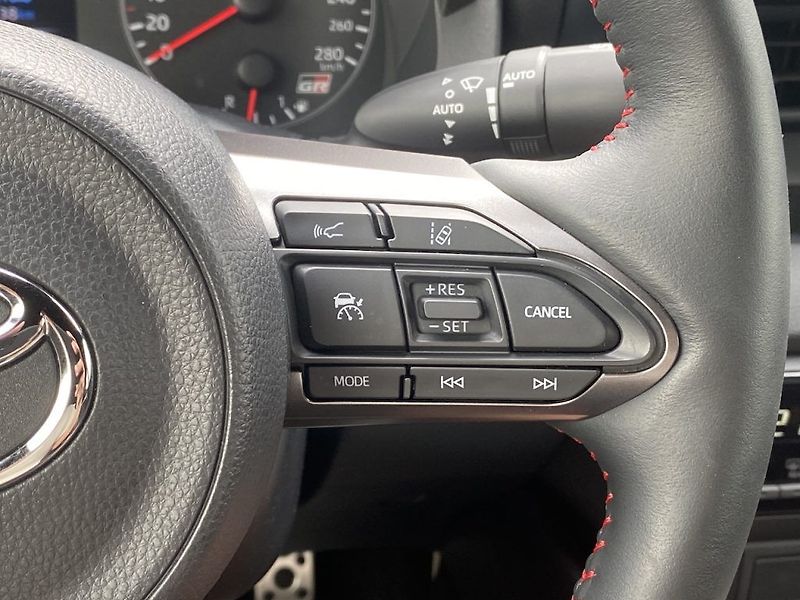 Toyota GR Yaris 1.6iT, Sport, manual, 4x4, DPH - fotka 16 z 29