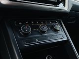 Volkswagen Touran 1.2TSI MANUÁL 7MÍST SERVISKA - náhled 38