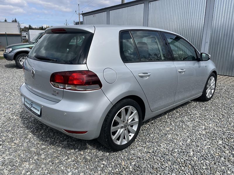 Volkswagen Golf 1.6TDi 105PS  6 HIGHLINE TOP!! - fotka 14 z 176
