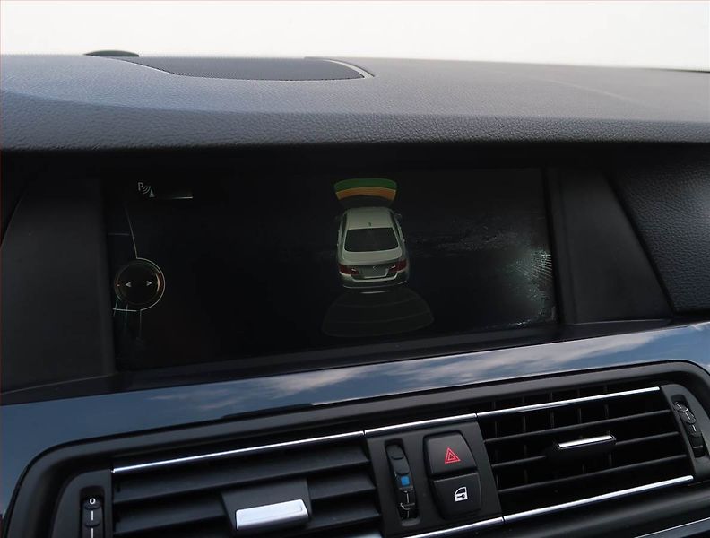 BMW Řada 5 (2012) 520d, Automat, Navi, Xenony - fotka 17 z 21