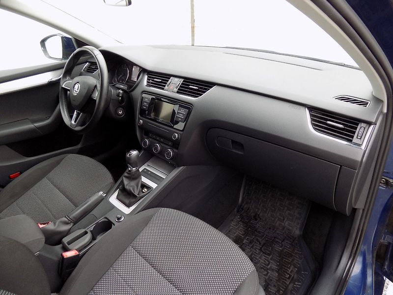 Škoda Octavia (2015) 1.4TSi/1.Maj.ČR/klimatizace/ - fotka 15 z 32