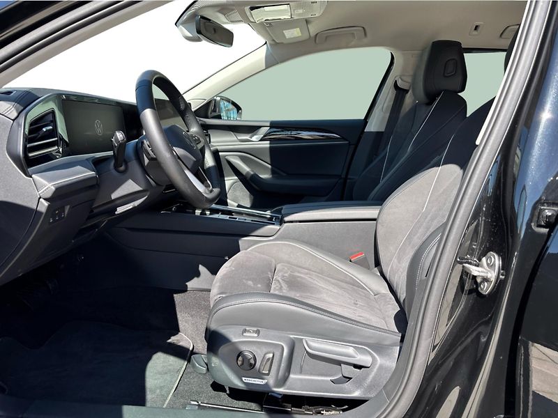 Volkswagen Passat 2.0 TDI 110 kW DSG ELEGANCE - fotka 11 z 30