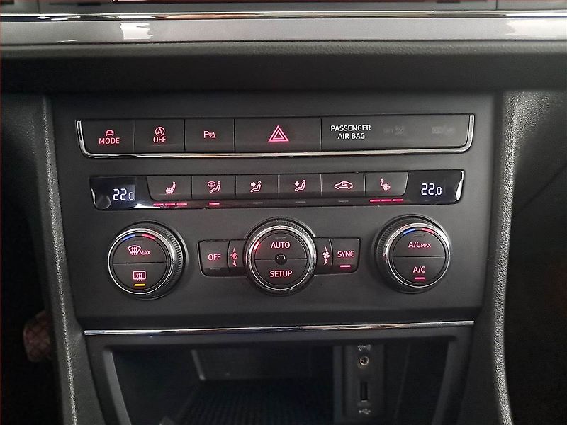 Seat Leon (2016) 2.0 TDI FR, Kůže, Navi - fotka 16 z 21