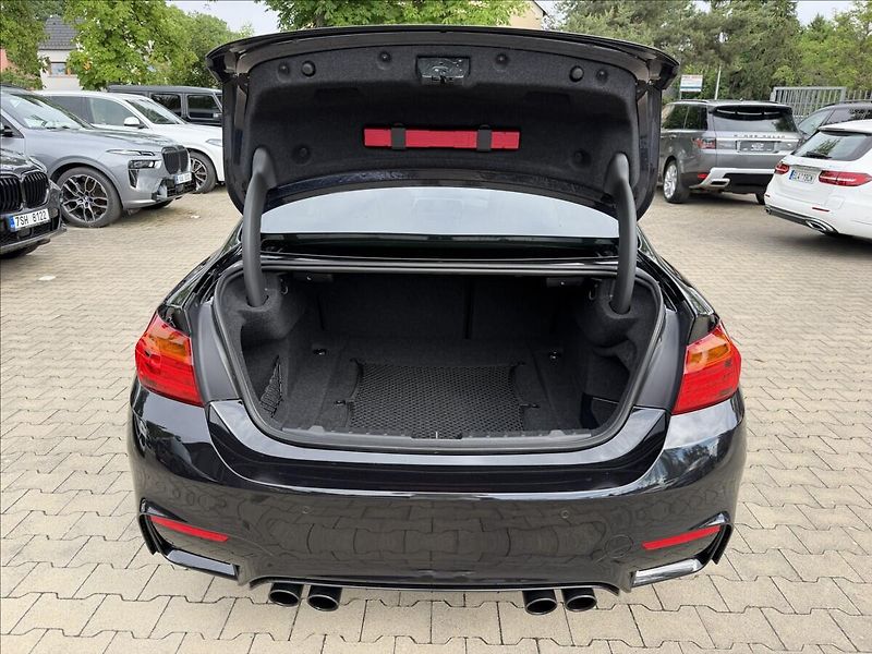 BMW M4 Competition - fotka 25 z 26