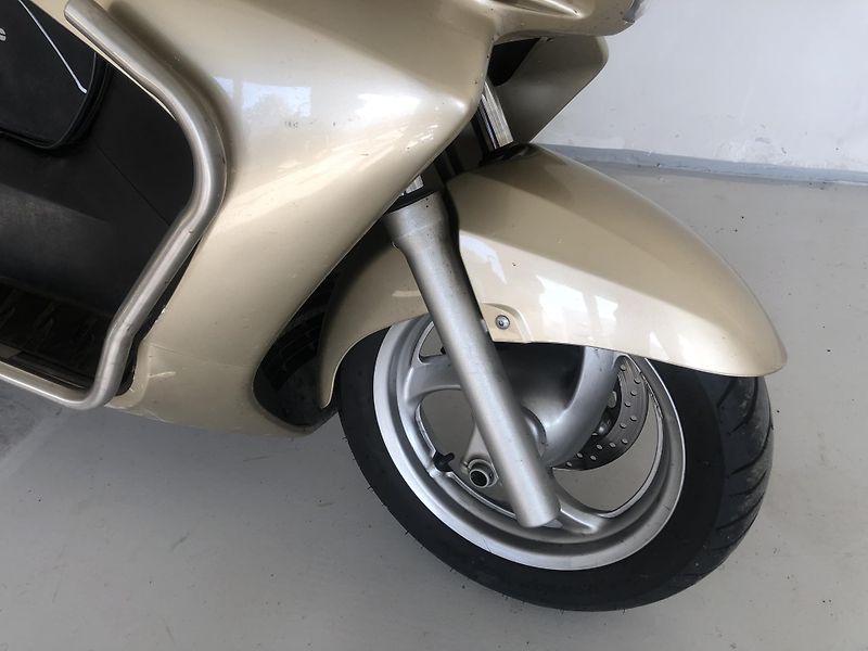 Honda FJS 600 Silver Wing - fotka 16 z 19