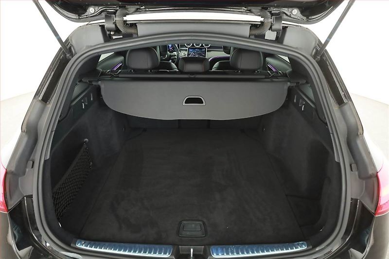 Mercedes-Benz Třídy C (2023) C 43 AMG 4MATIC - fotka 22 z 23