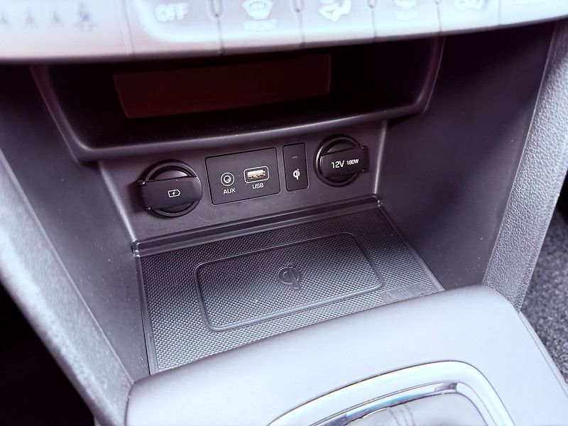 Hyundai Kona 1.6 T-GDi Premium Aut., Max vý - fotka 25 z 36