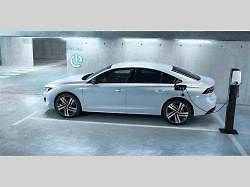 Hybridní pohon pro modely Peugeot 3008 a 508