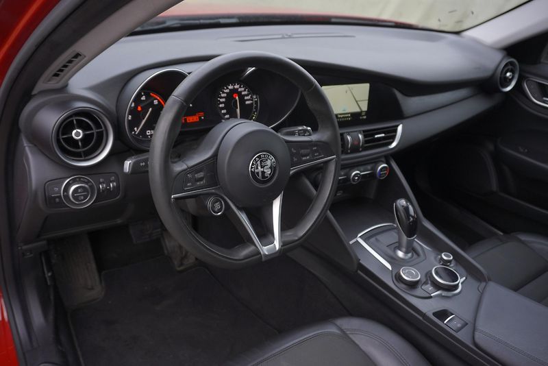 Alfa Romeo Giulia 2.2 JTD 132kW - fotka 8 z 25