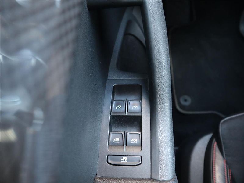 Škoda Octavia 2,0 RS TDi Nové Rozvody, Brzdy - fotka 11 z 32