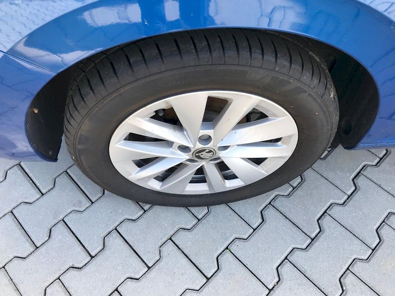 Škoda Scala (2024) SELEC TSI 85/1.0 M6F - fotka 14 z 26
