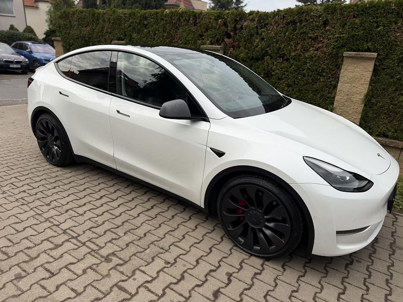 Tesla Model Y Performance-540PS-AWD-Berlín- - fotka 7 z 23
