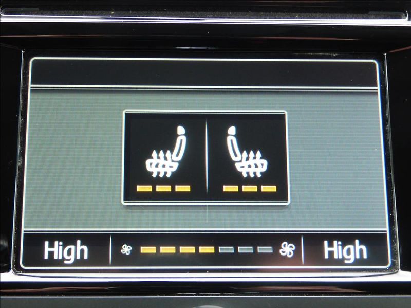Volkswagen Tiguan 1,4 TSI 90KW SPORT - fotka 21 z 50