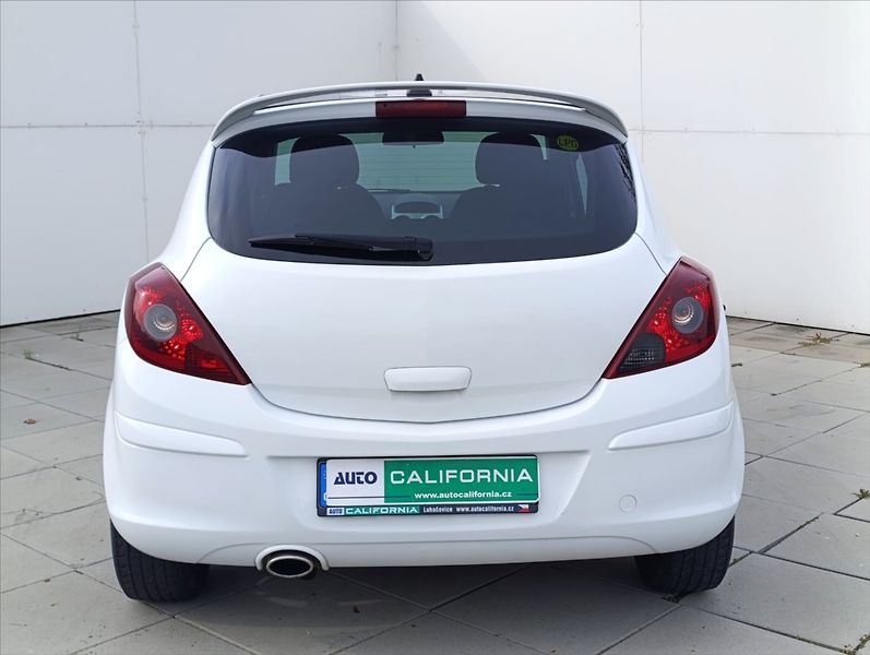 Opel Corsa 1,4 i Klima Navigace Alu - fotka 8 z 30