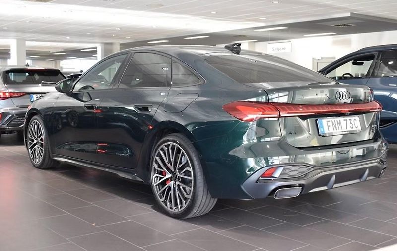 Audi A5 2.0 e-hybrid Q 360k Panorama - fotka 2 z 7