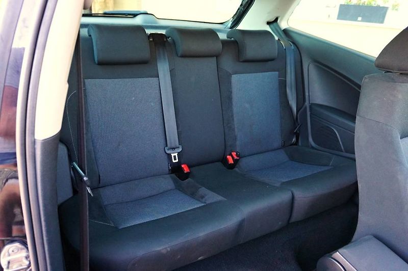 Volkswagen Polo (2012) STYLE 1,6 TDI 66 kW - fotka 17 z 32