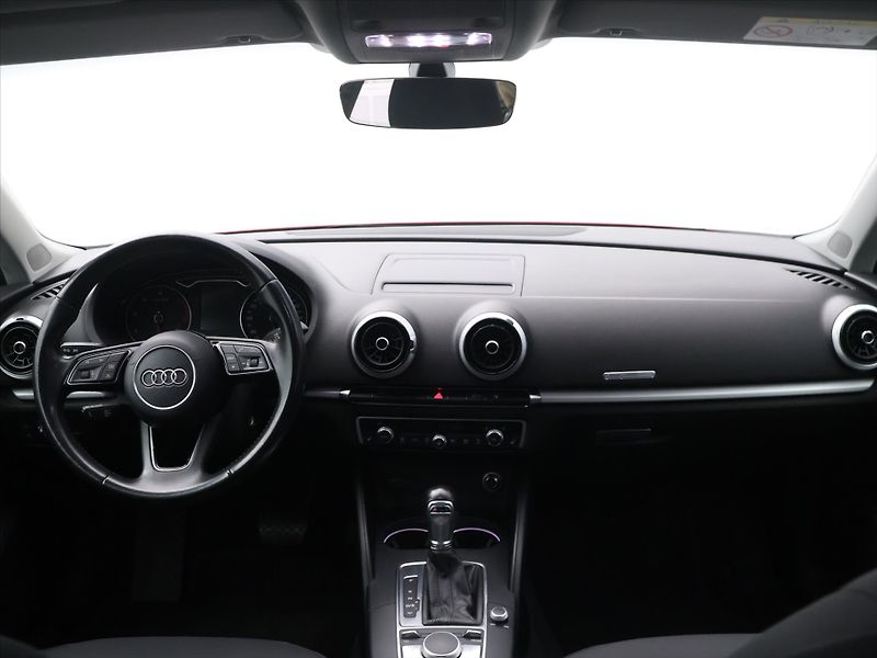 Audi A3 1,6 TDI 81kW Automat CZ - fotka 21 z 28